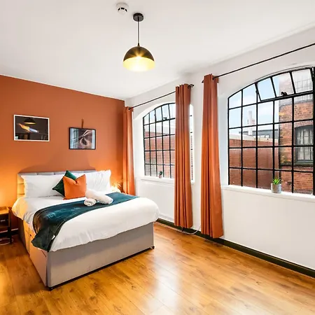 Spacious Apartment Birmingham