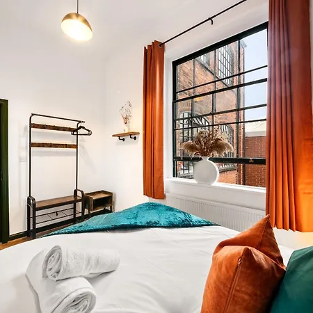 Spacious Apartment Birmingham