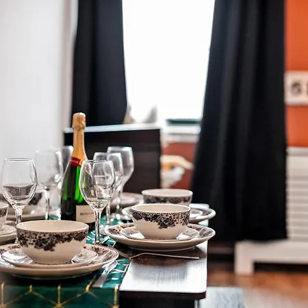 Spacious Apartment *